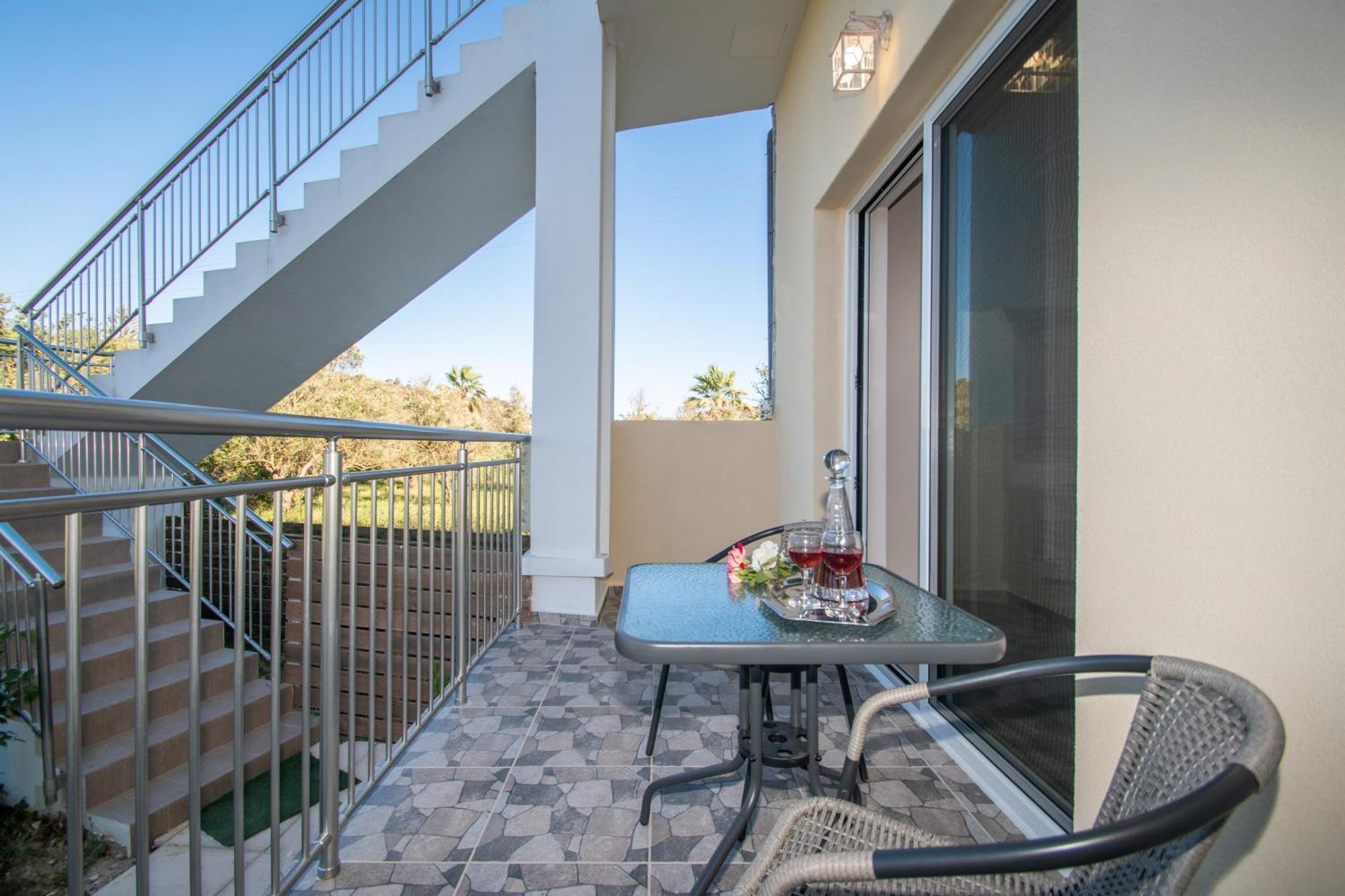 Katsaros Luxury Apts II 5 Min Walk To Beach 蒂锡利维 外观 照片