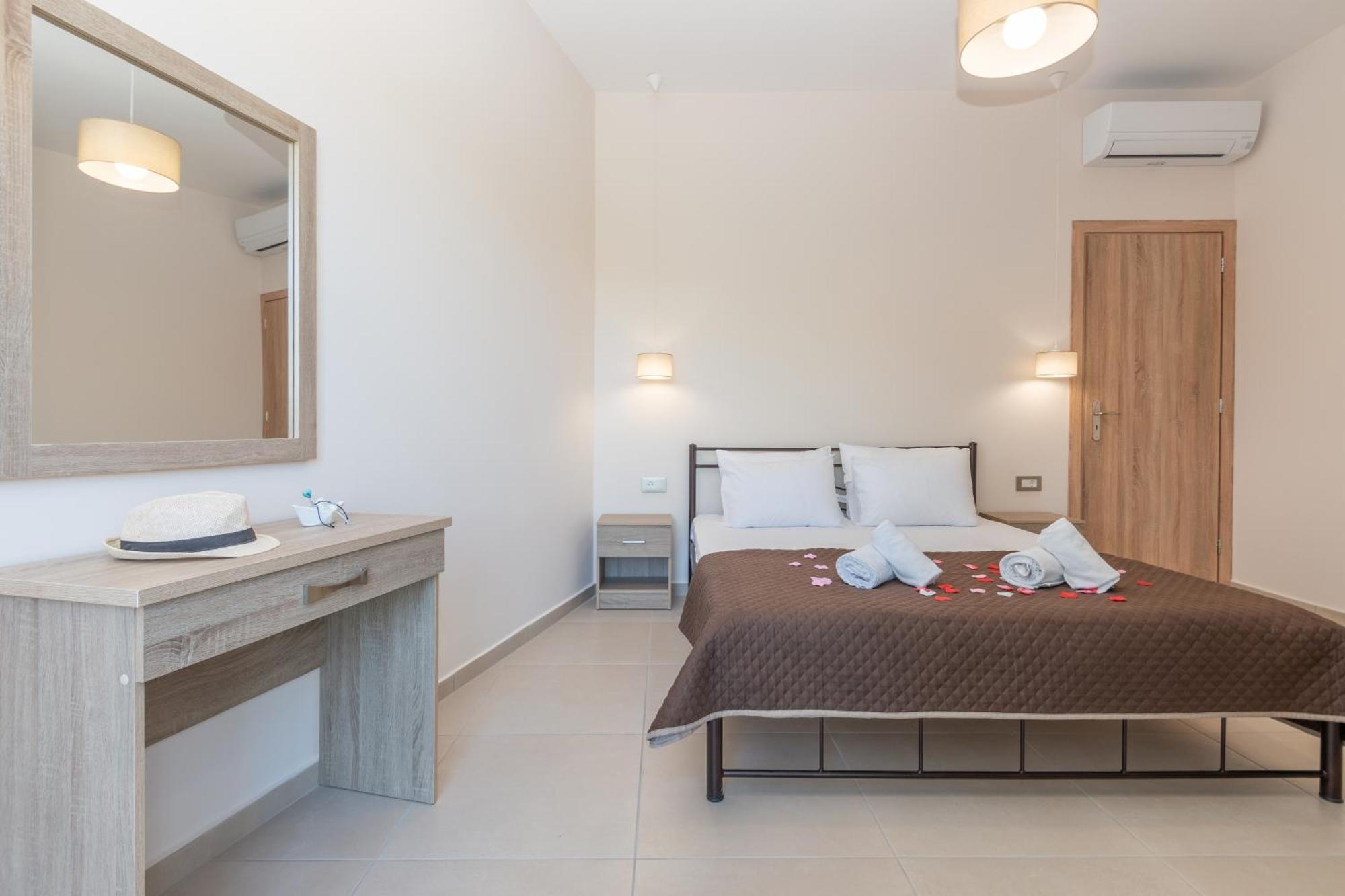 Katsaros Luxury Apts II 5 Min Walk To Beach 蒂锡利维 外观 照片