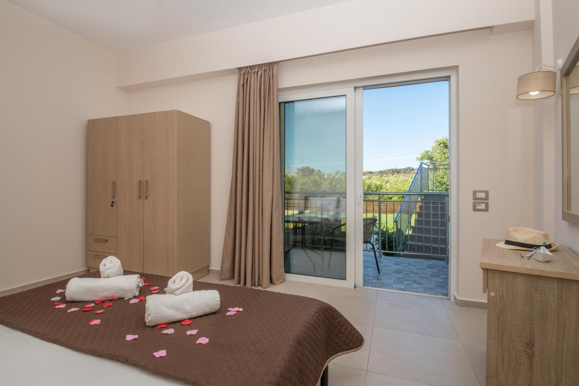 Katsaros Luxury Apts II 5 Min Walk To Beach 蒂锡利维 外观 照片