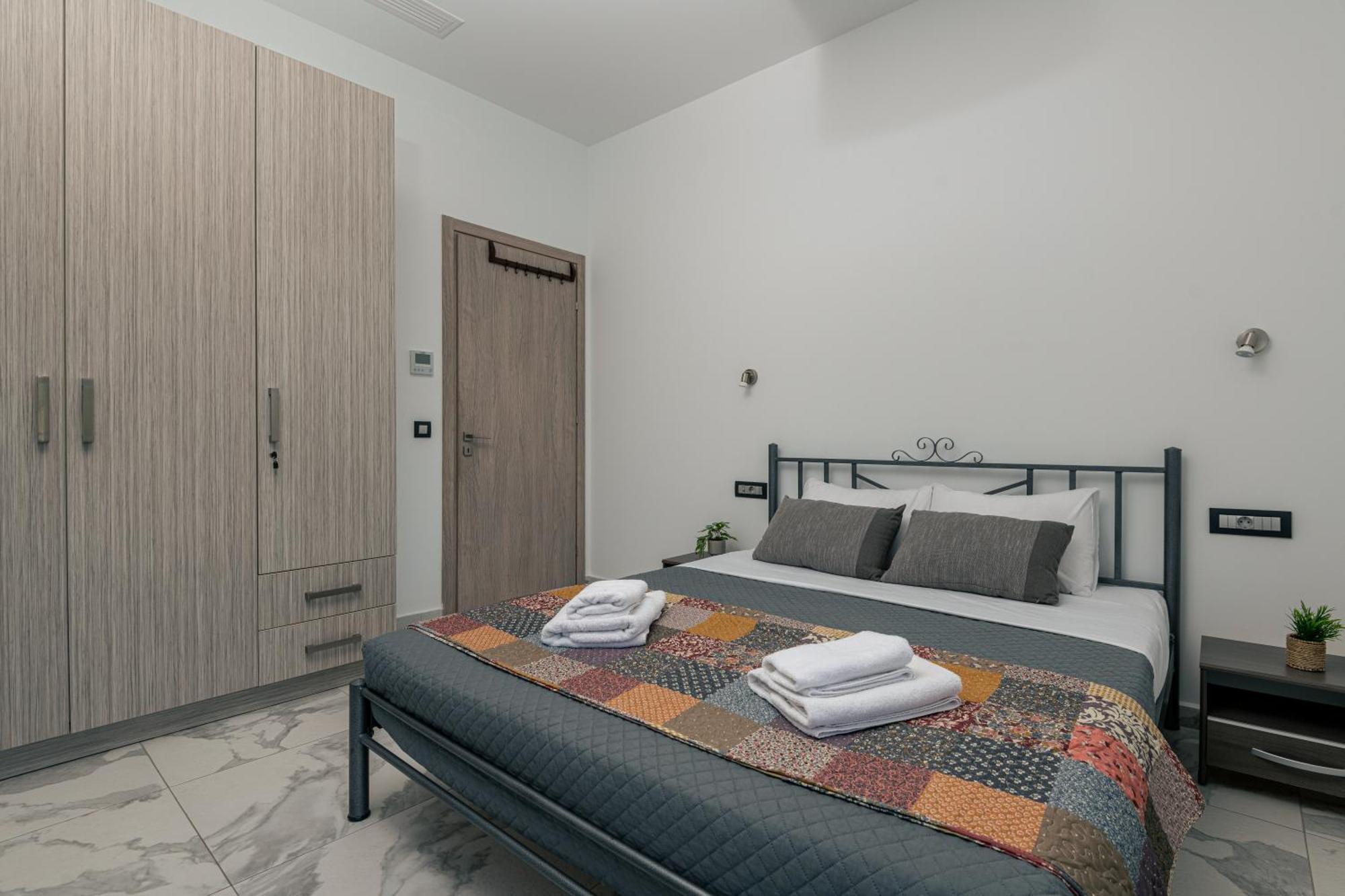 Katsaros Luxury Apts II 5 Min Walk To Beach 蒂锡利维 外观 照片