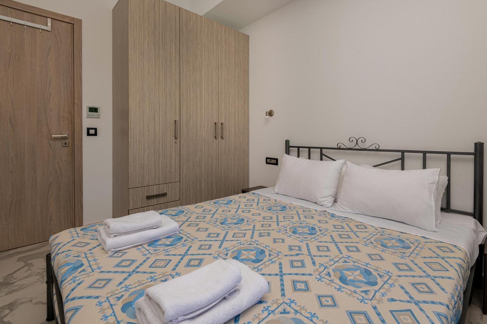 Katsaros Luxury Apts II 5 Min Walk To Beach 蒂锡利维 外观 照片