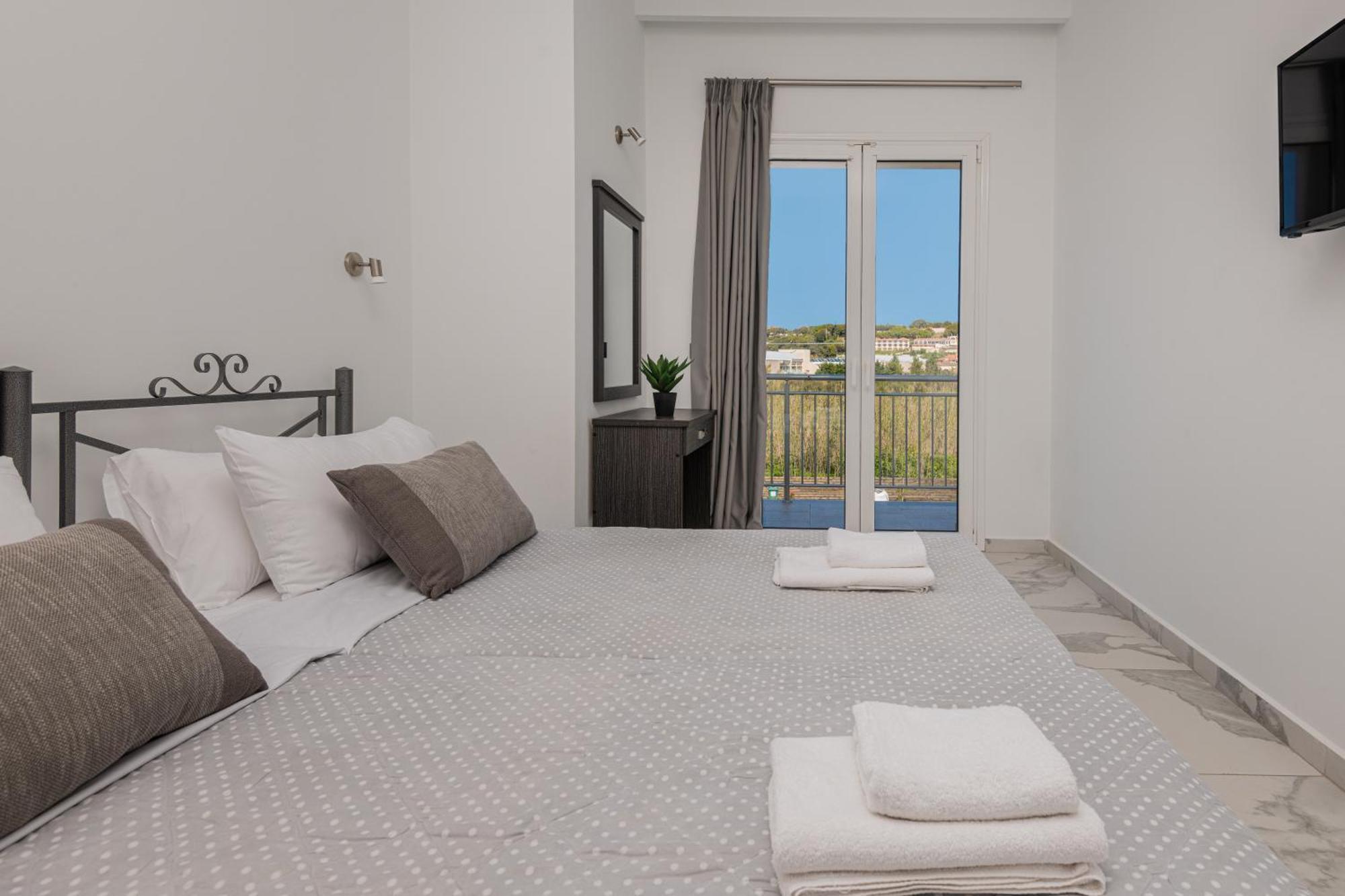 Katsaros Luxury Apts II 5 Min Walk To Beach 蒂锡利维 外观 照片