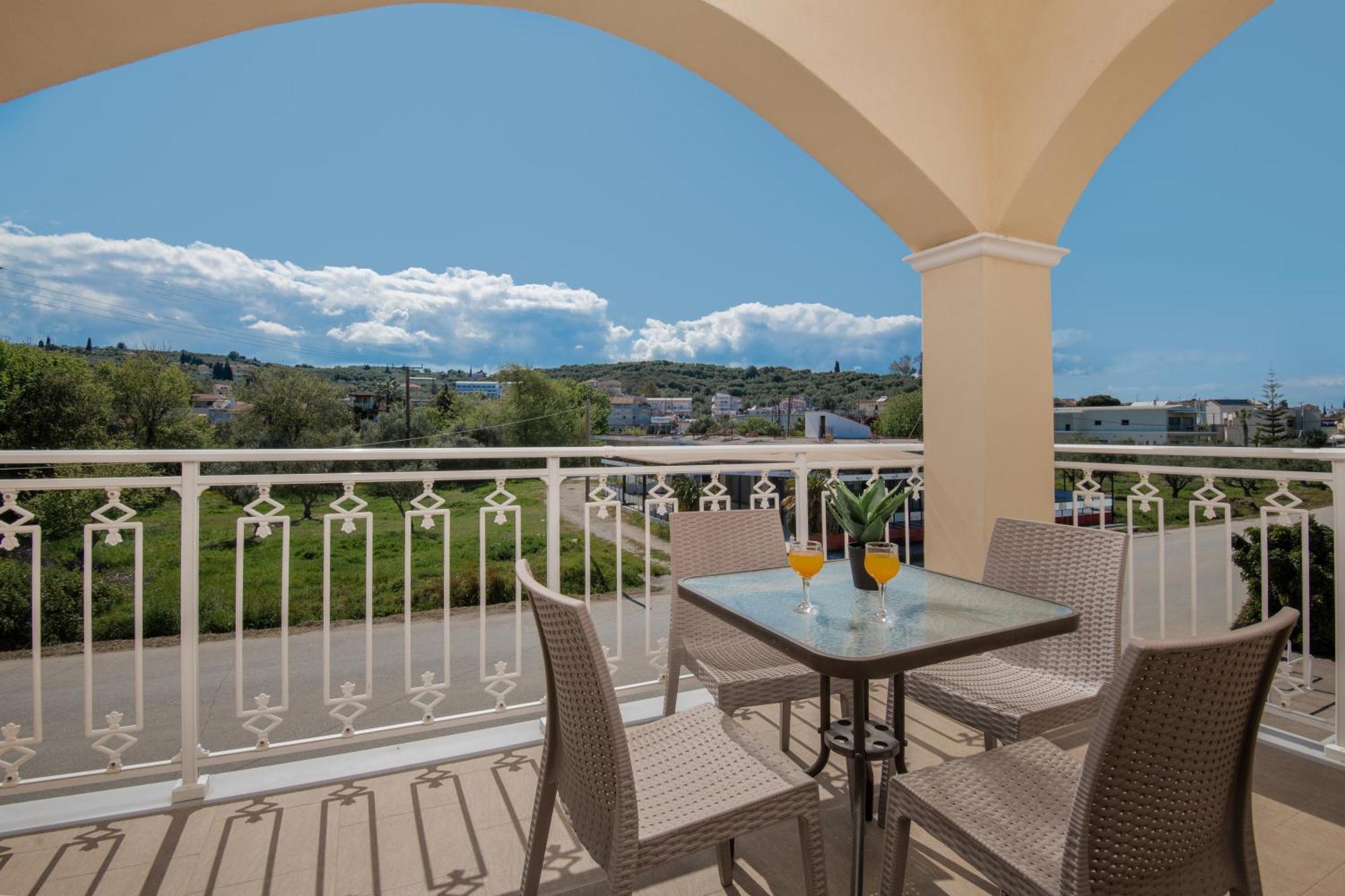 Katsaros Luxury Apts II 5 Min Walk To Beach 蒂锡利维 外观 照片