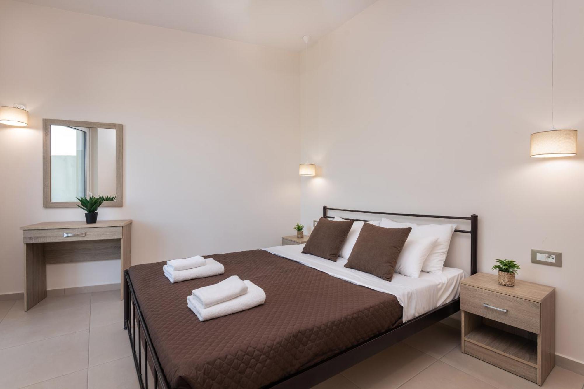Katsaros Luxury Apts II 5 Min Walk To Beach 蒂锡利维 外观 照片