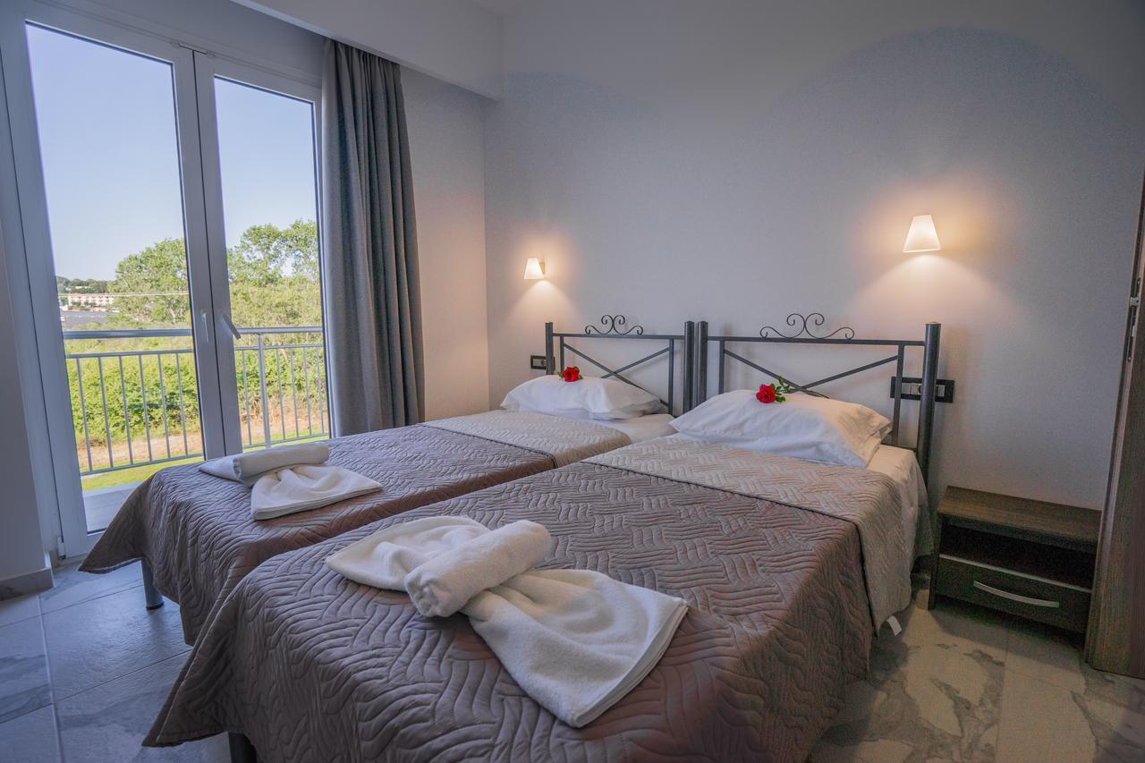 Katsaros Luxury Apts II 5 Min Walk To Beach 蒂锡利维 外观 照片